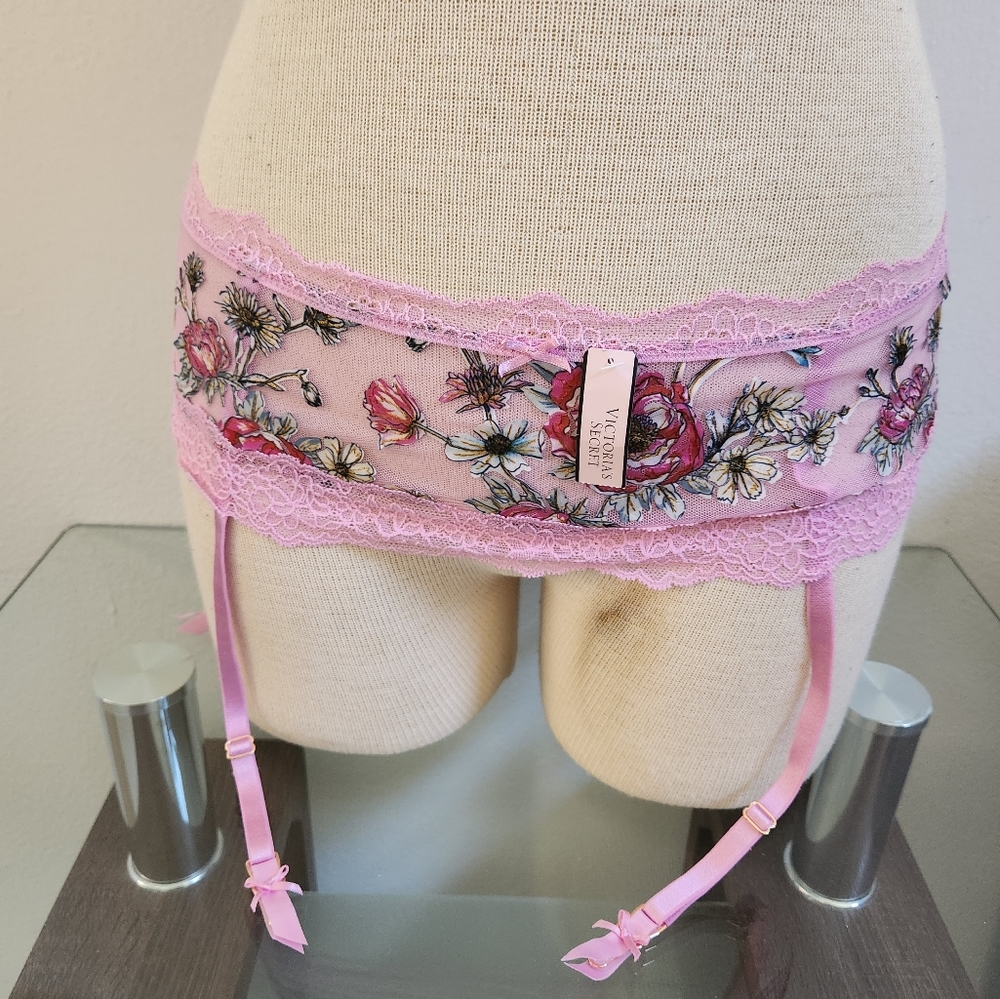 Victoria's Secret Dream Angels Floral embroidered Agarter Belt M/L NWT